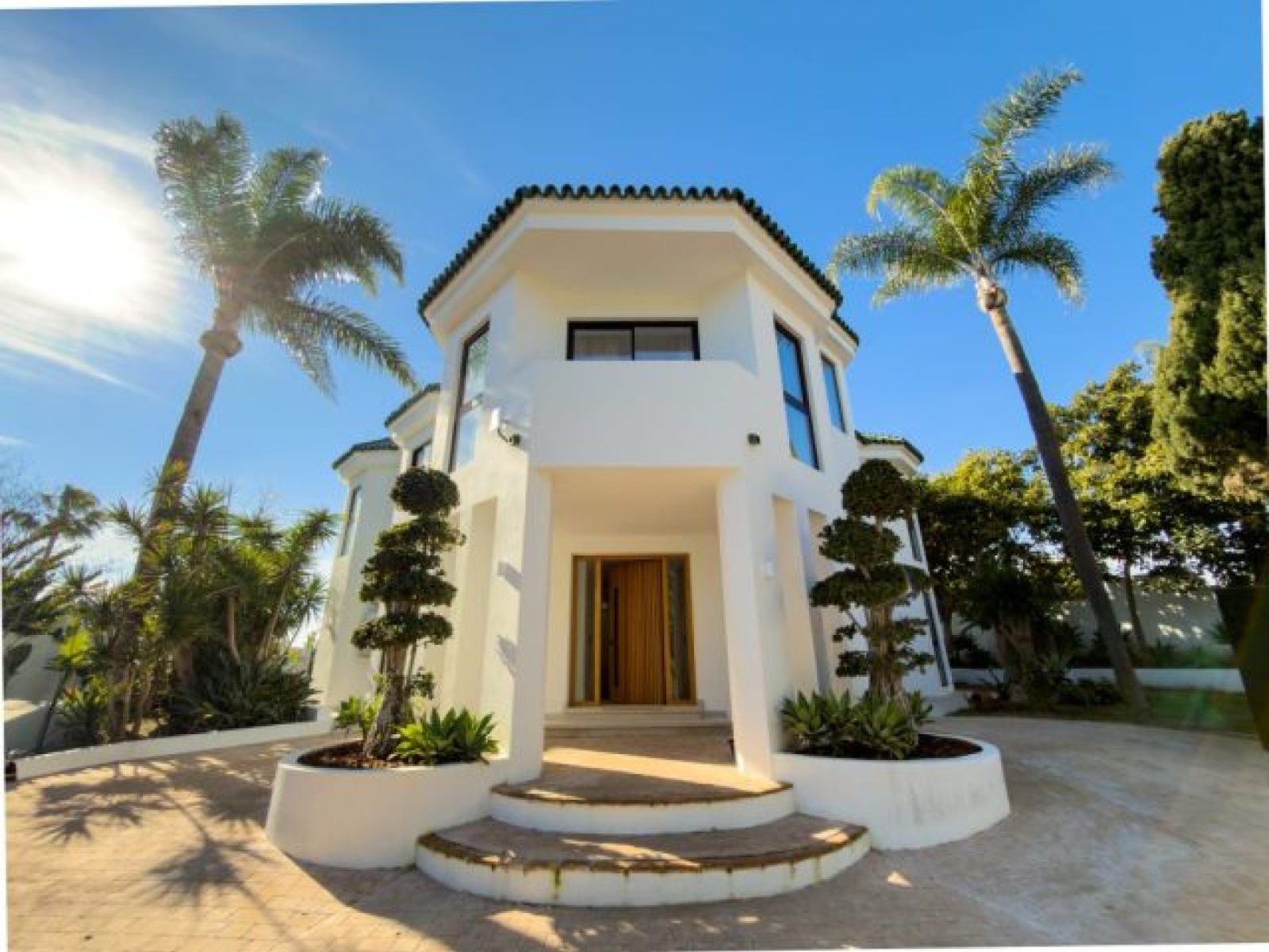 Front facade of a renovated villa in Marbella